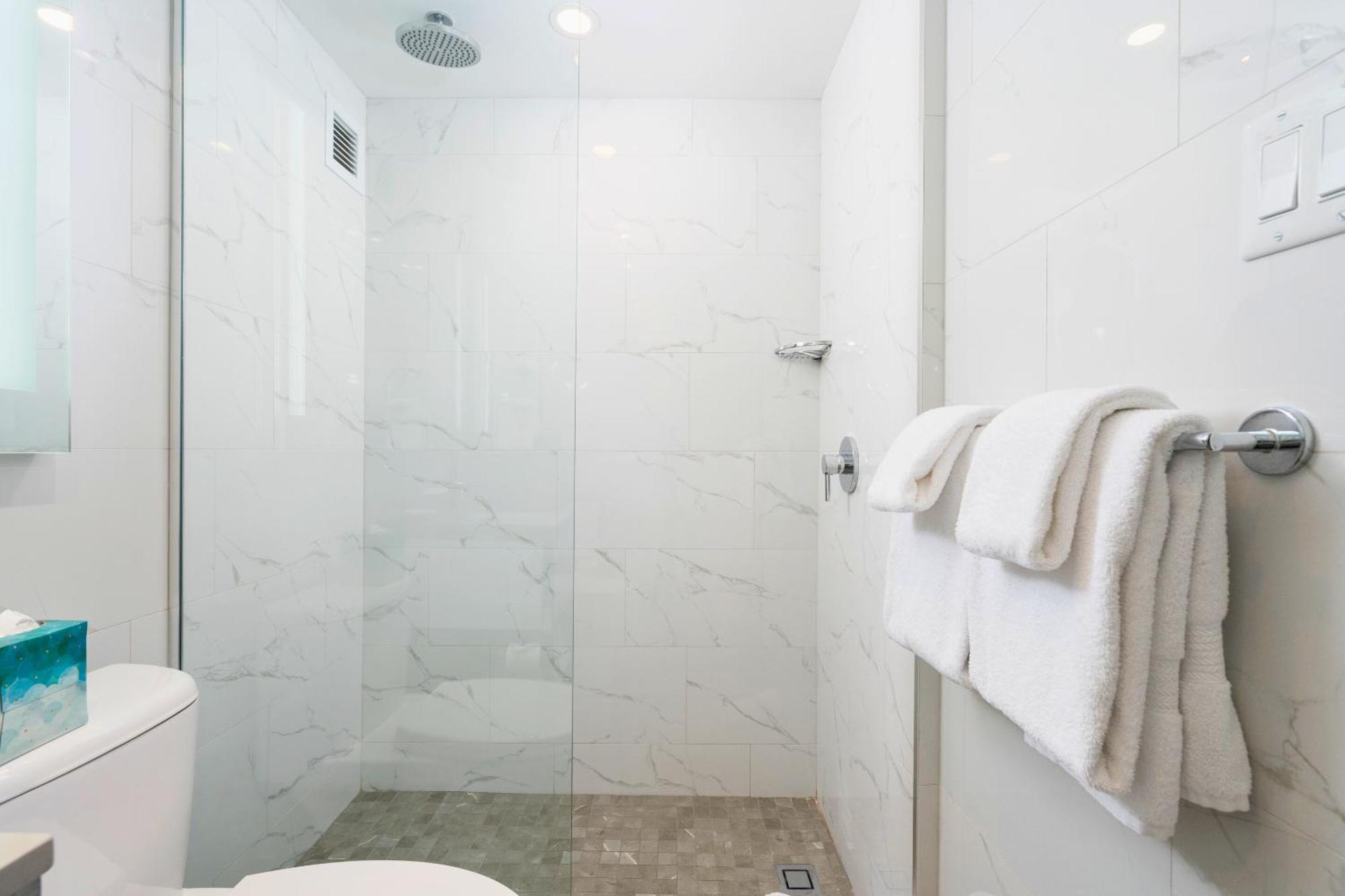 Hotel 2170 Lincoln Downtown מונטריאול מראה חיצוני תמונה